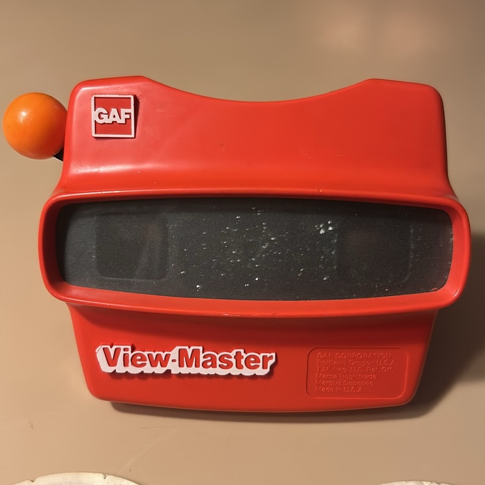 GAF View-Master Red with Two Reels
1959 Lassie and Timmy
1963 Goldilocks